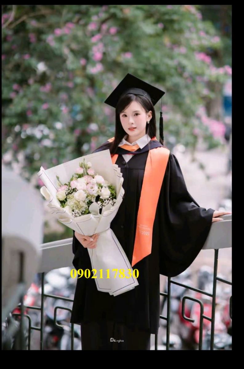 Cho thuê áo cử nhân quốc tế đen giá rẻ nhất hcm